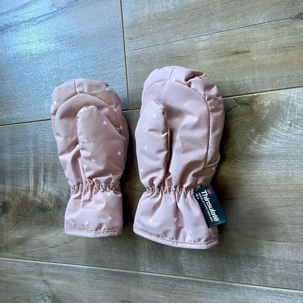 H&M Water-repellent Ski Mittens in Pink Hearts
